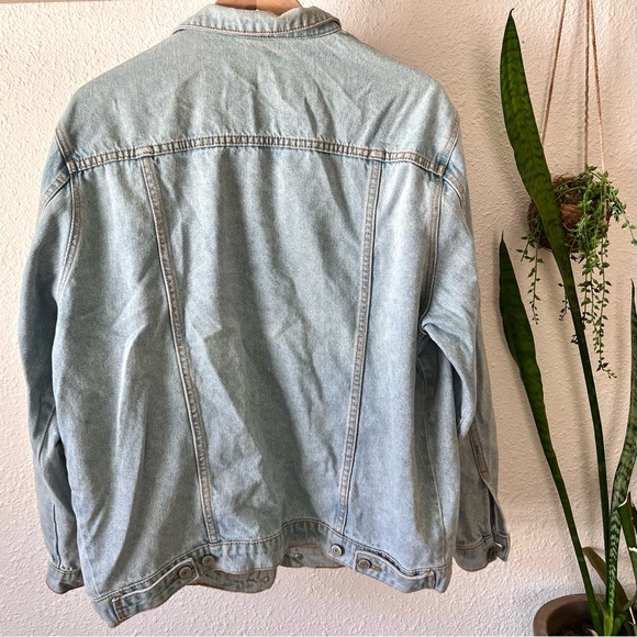 Brandy Melville John Galt oversized jean jacket - Picture 3 of 6